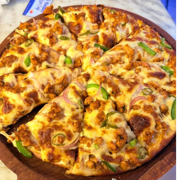 BUTTER GARLIC CHICKEN PIZZA